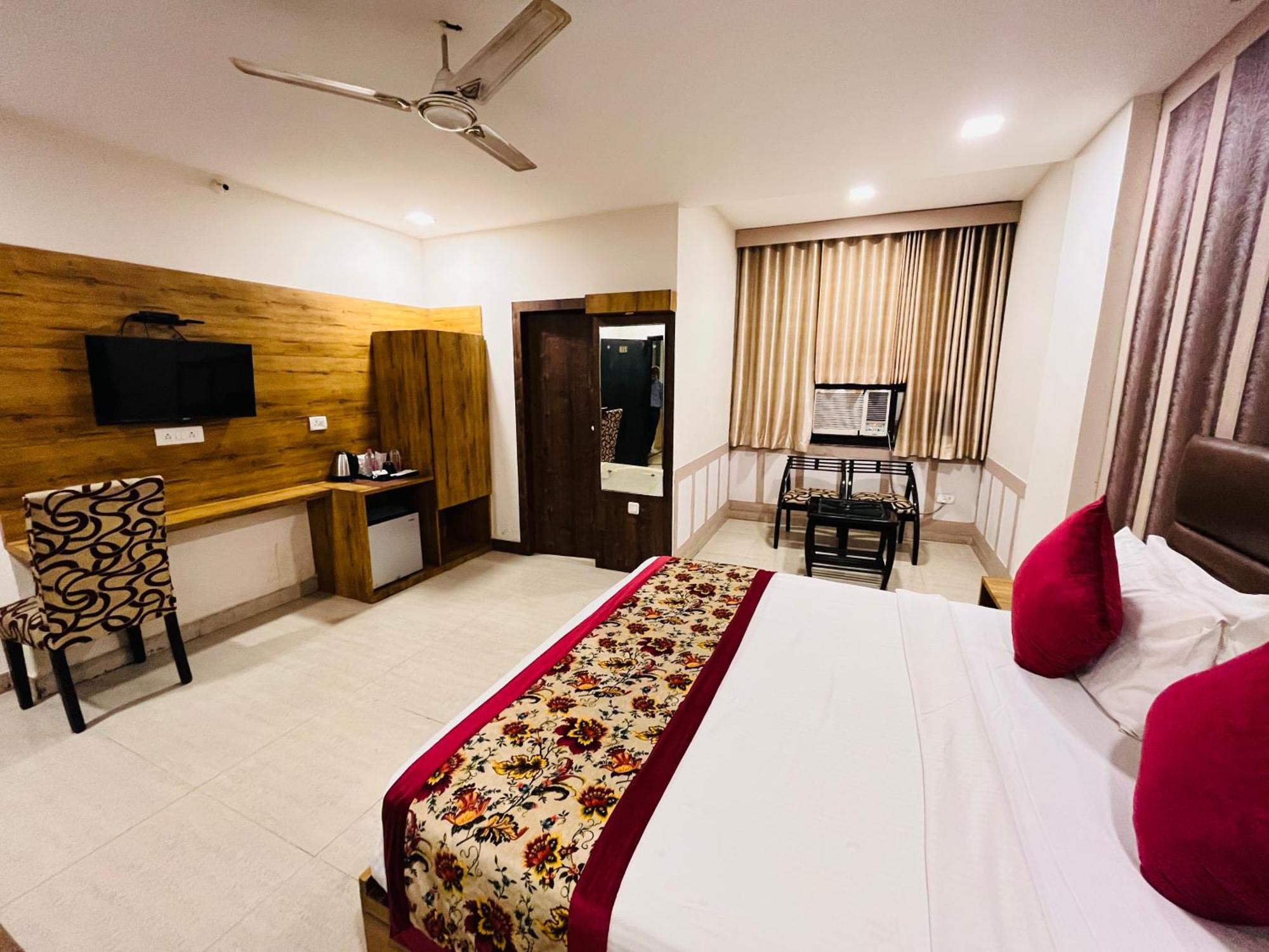 Ashoka Hotel Karol Bagh Delhi Yeni Delhi Dış mekan fotoğraf