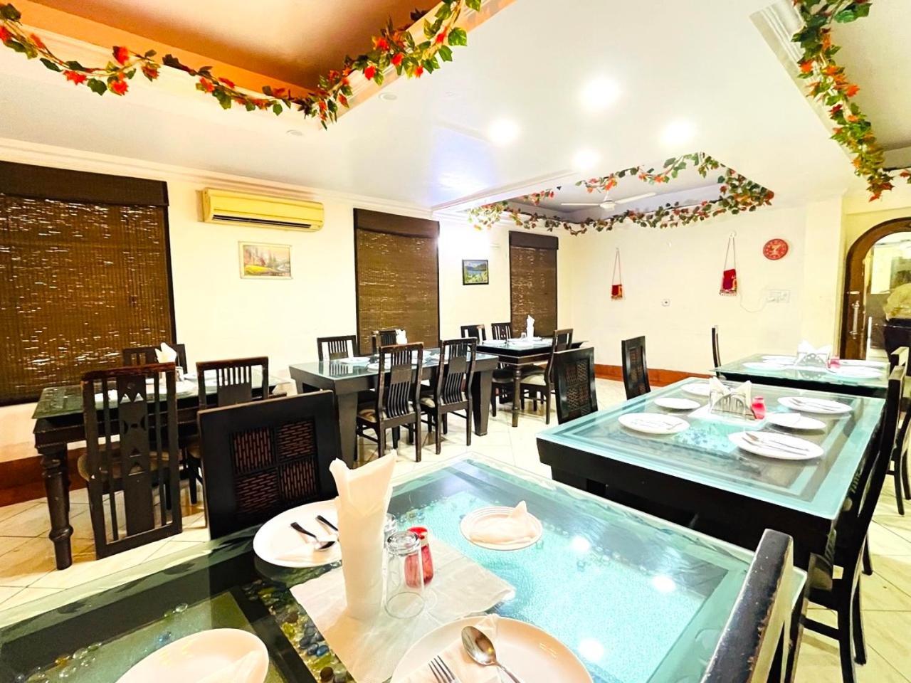 Ashoka Hotel Karol Bagh Delhi Yeni Delhi Dış mekan fotoğraf
