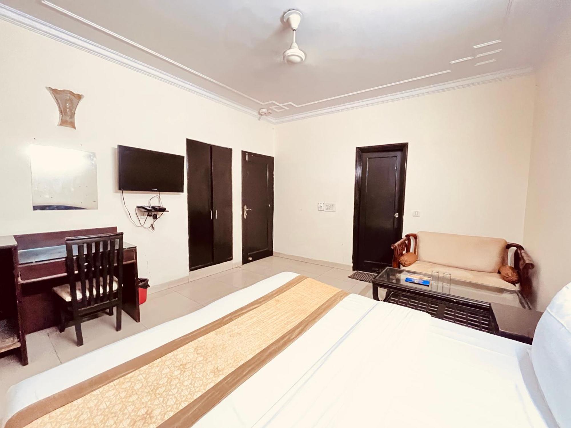 Ashoka Hotel Karol Bagh Delhi Yeni Delhi Dış mekan fotoğraf