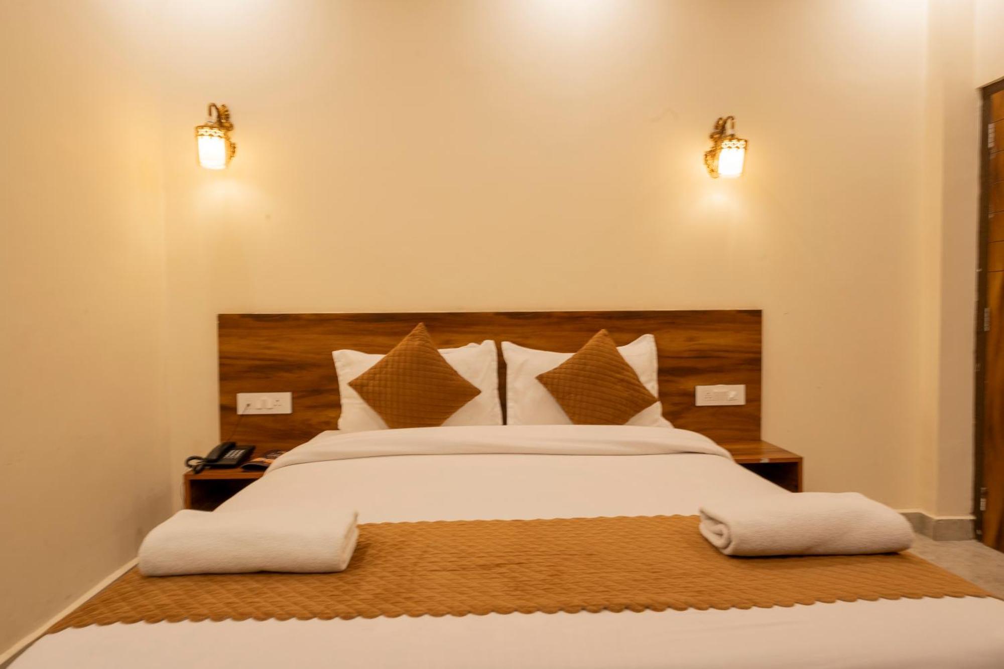 Ashoka Hotel Karol Bagh Delhi Yeni Delhi Dış mekan fotoğraf